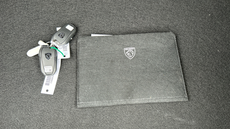 Peugeot 208 1.2 PureTech 100 Allure 5dr Petrol Hatchback